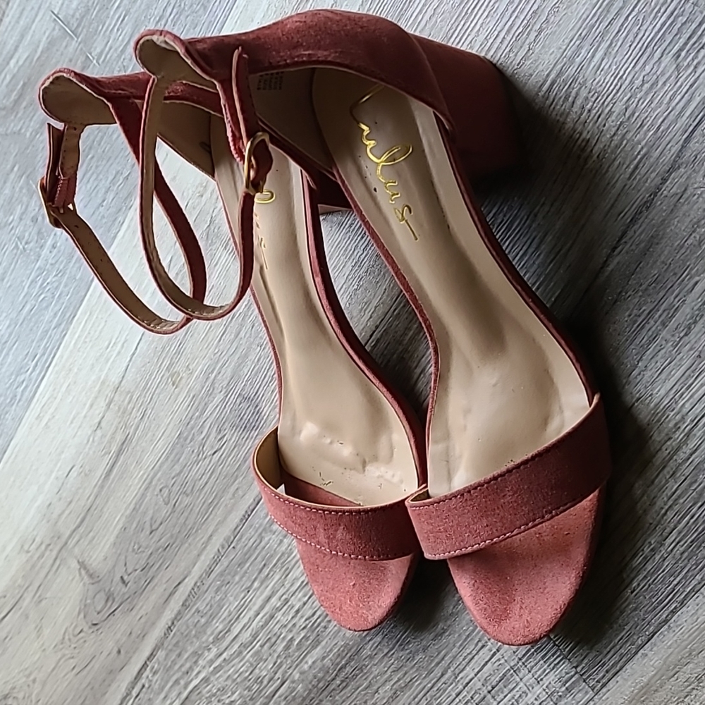 Lulu's Harper sandals
